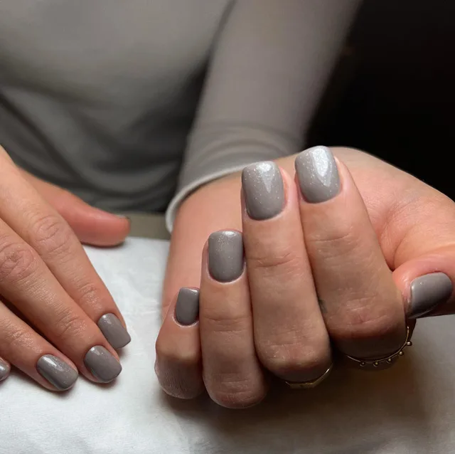 Gray nail polish